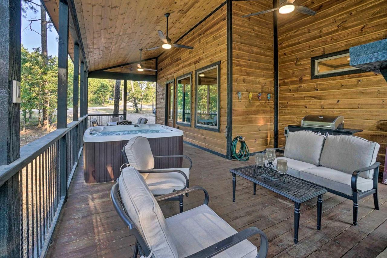 Modern Cabin With Hot Tub And Panoramic Views! Villa Broken Bow Eksteriør billede