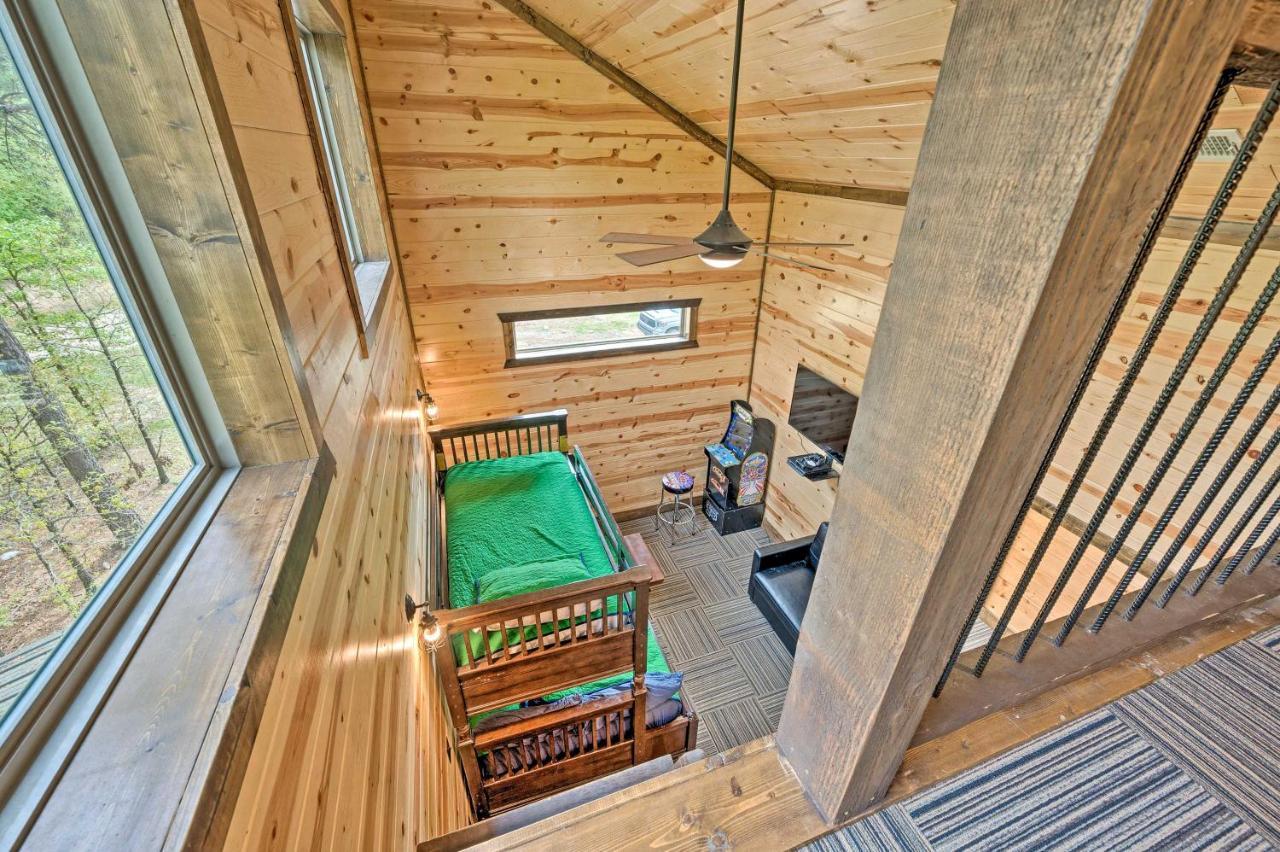 Modern Cabin With Hot Tub And Panoramic Views! Villa Broken Bow Eksteriør billede